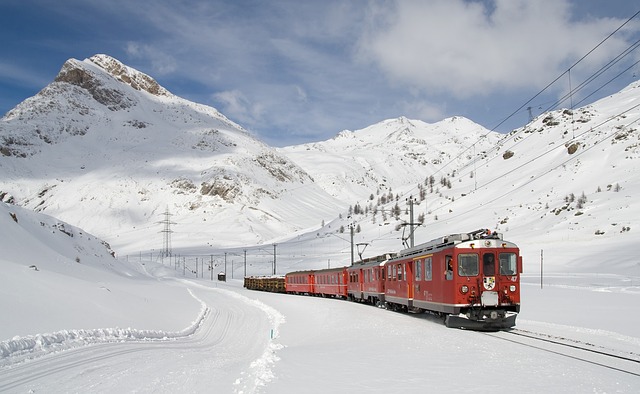 Voyage en train à travers la Suisse : itinéraire et conseils pour une aventure inoubliable